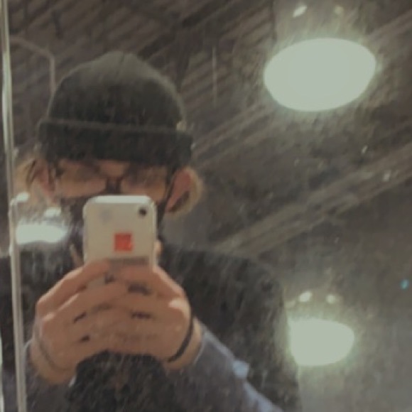 Meet your Posher, Logan - Picture 1 of 1